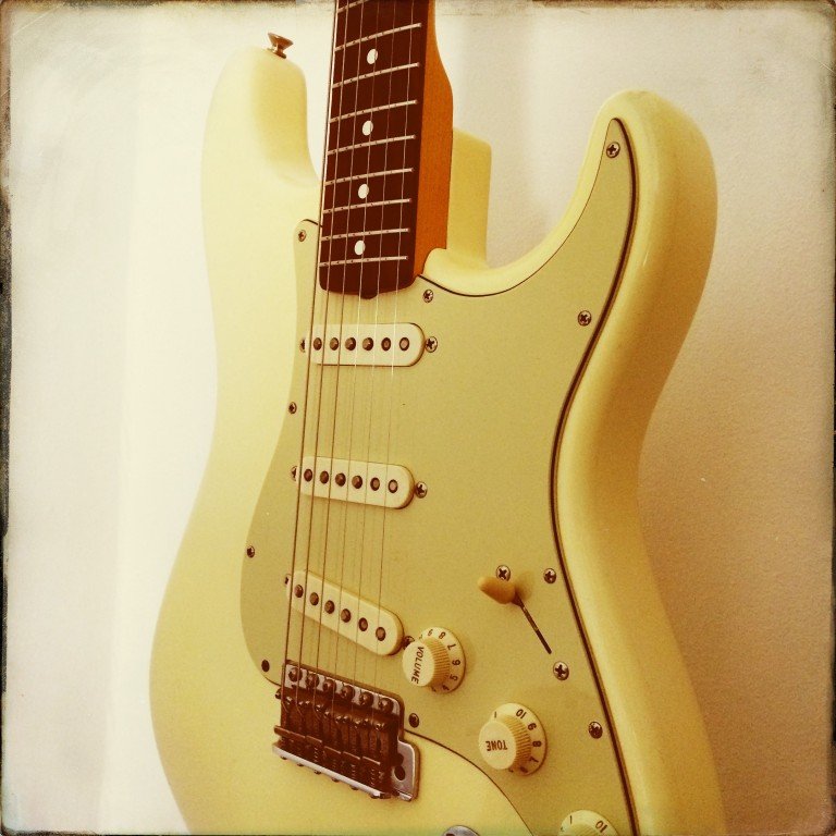 2006 Fender Stratocaster AV62 reissue